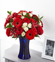 The FTD Hearts Embrace Bouquet