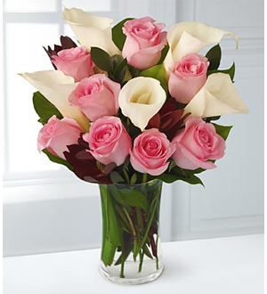 Fabled Beauty Bouquet with FREE Vase - 13 Stems