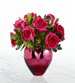 The FTD Hold Me in Your Heart Rose Bouquet