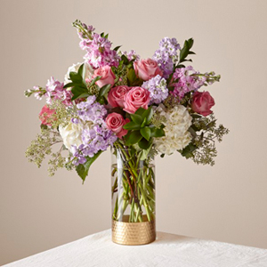 The FTD In the Gardens Luxury Bouquet