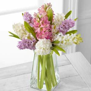 The FTD Pure Perfection Bouquet