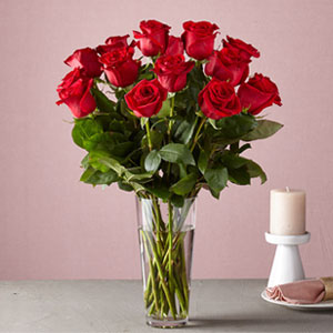 The FTD Long Stem Red Rose Bouquet