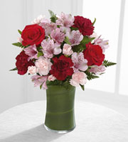 The FTD Love In Bloom Bouquet