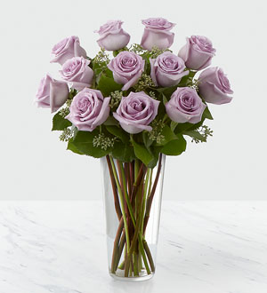 Bouquet de rosas lavanda con tallo largo FTD