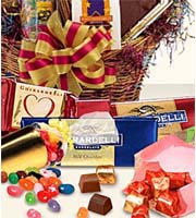 Corbeille-cadeau chocolats et friandises de luxe du fleuriste de FTD