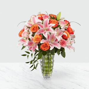 The FTD Sweetly Stunning Luxury Bouquet