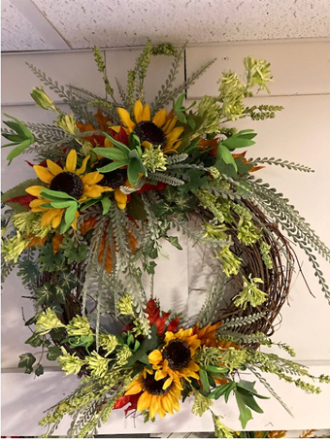 Artificial 23 inch decorated wreath