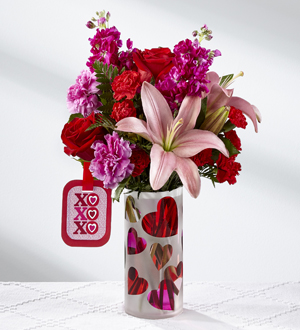 The FTD Love You XO Bouquet by Hallmark