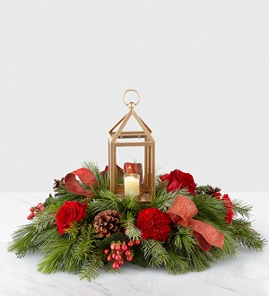 Knaup Floral Inc The FTD® I’ll be Home for Christmas™ Centerpiece Cape