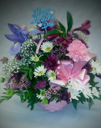 MOTHERS DAY ARRANGEMENT IN A BASKET