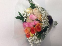 12 MIXED COLOR ROSES WITH BABY'S BREATH