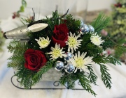 Colonials Reindeer Sleigh With Roses