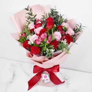 Amoureux Wrapped Bouquet