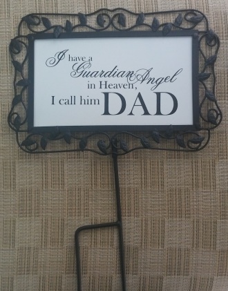 E4 -Metal Father\'s Day Sign