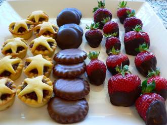 Cookies and Fruits 