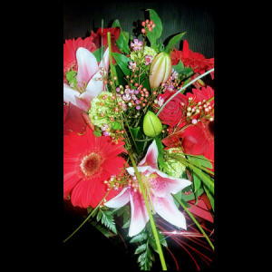 HF Bold and Beautiful Bouquet in Clear Glass Vase
