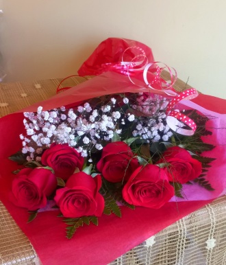 6 Roses Gift Wrapped