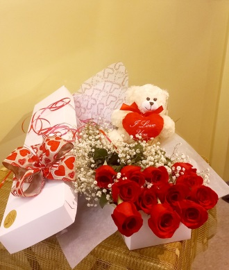 Valentine's Day One Dozen Boxed Roses With Bear