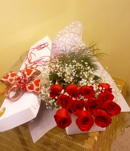 Valentine's Day One Dozen Boxed Roses