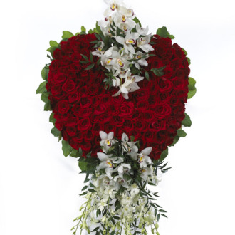 CARISMA FLORISTS® Red Rose Heart 