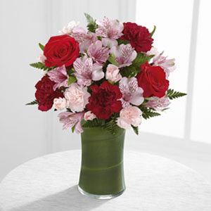 The FTD Love In Bloom Bouquet