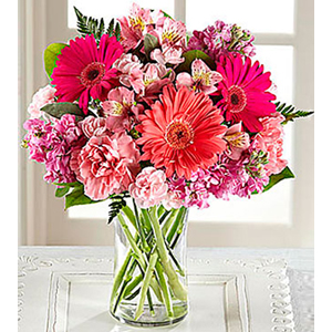 The FTD Blushing Beauty Bouquet
