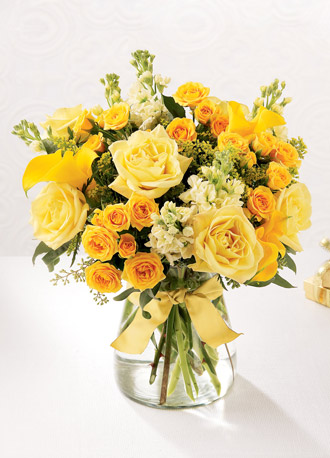 The FTD® Golden Splendor™ Bouquet