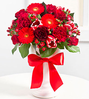 Elegant Bouquet in Red Colors