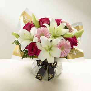 The FTD® You’ve Got the Look™ Handtied Bouquet
