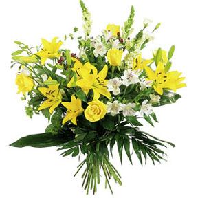 Bouquet Largo Deriva Flores de Color Amarillo y Blanco los Colores