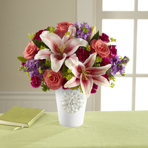 The FTD® California Chic™ Bouquet for Kathy Ireland Home