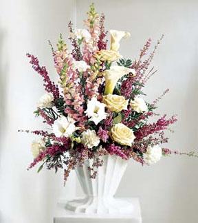L arrangement Élégance en fleurs ™ de FTD®