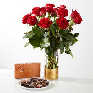 Classic Love Red Rose Bouquet with Chocolates