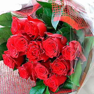 Romantic Bouquet of 12 Red Roses