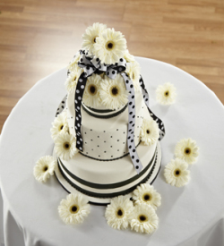 The FTD Simple Sophistication Cake Dcor