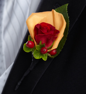 The FTD Breathless Boutonniere