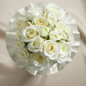 The FTD® Sweet Roses™ Bouquet